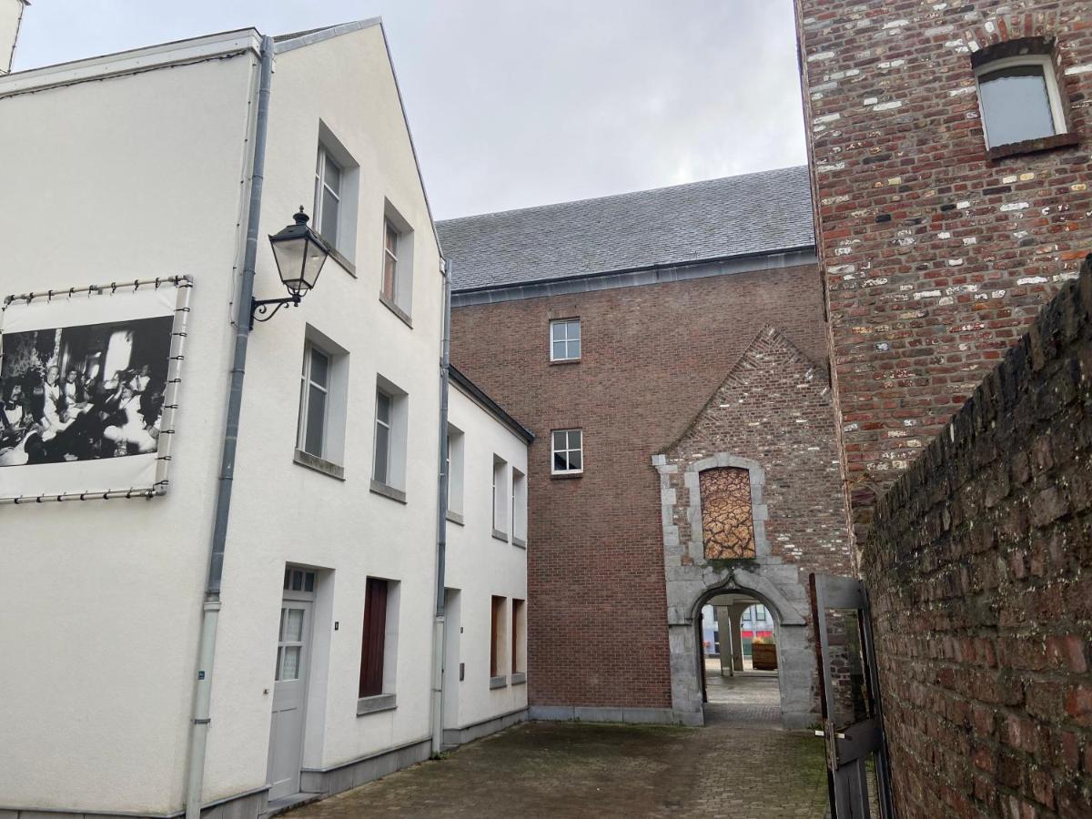 Le Refuge Des Catulas Thuin Exterior photo